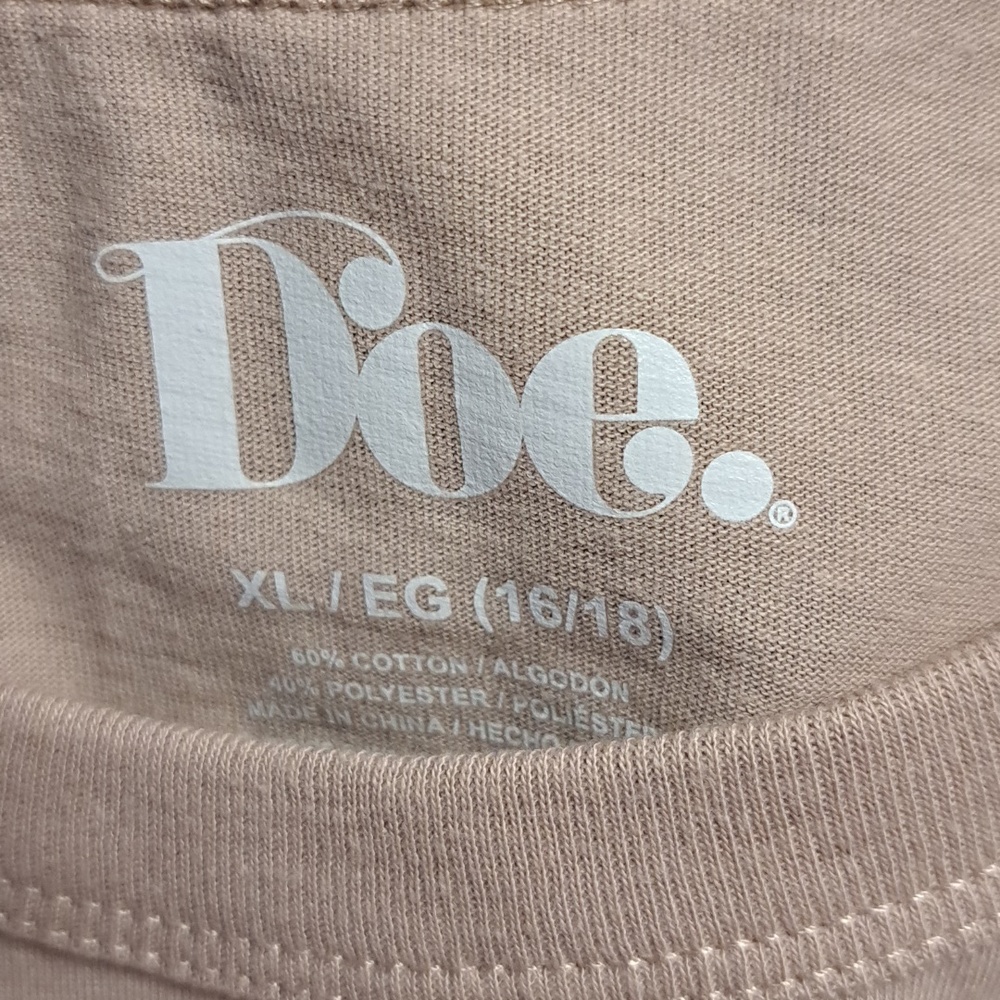 Graphic Bow & Boots Tee in Beige with Pink Accent Xl Ptp 21" - Picture 5 of 5